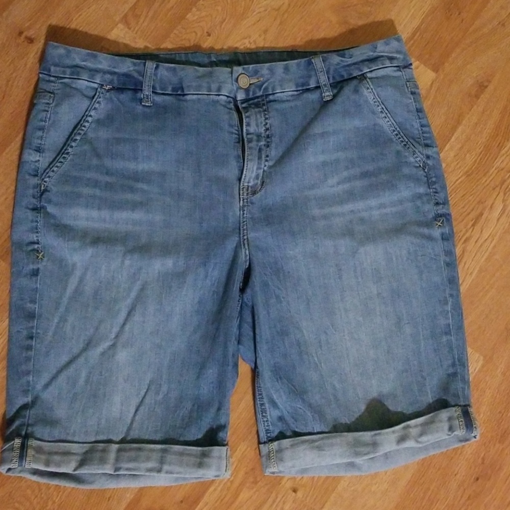 Lane Bryant size 20 Jean Bermuda shorts
